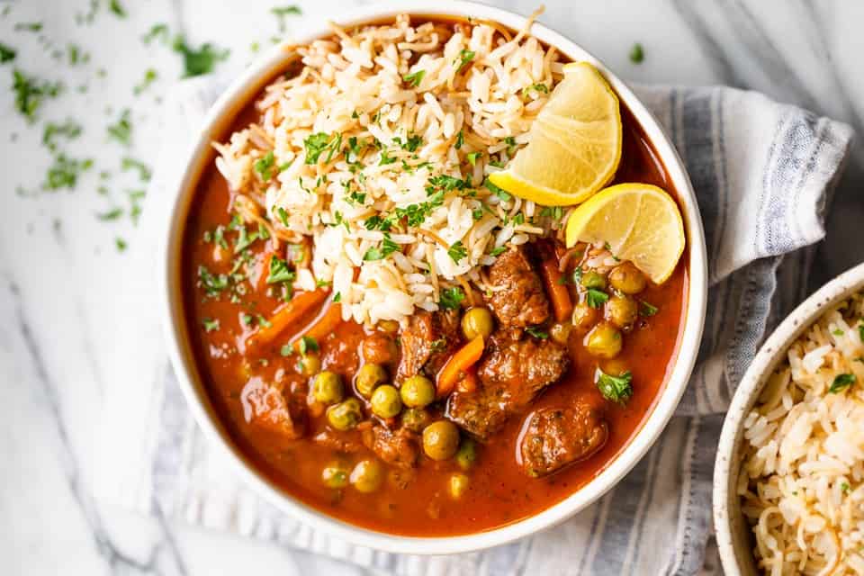 Authentic Bazella w Riz: Classic Lebanese Pea & Carrot Stew